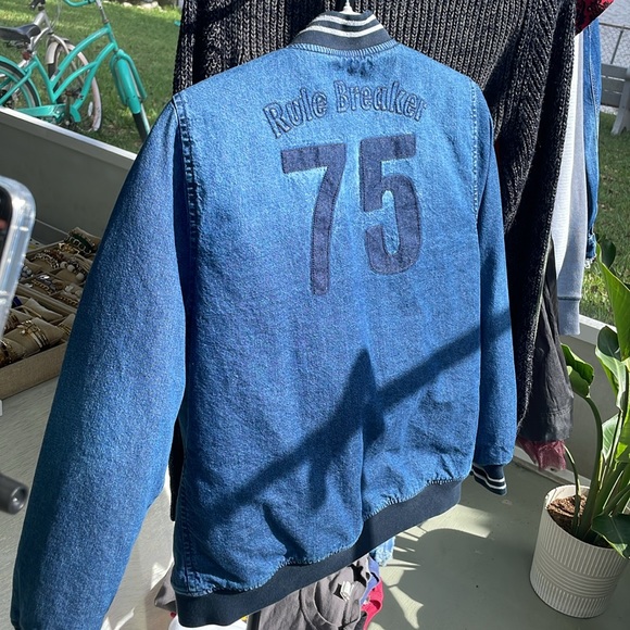 Zara Jacket - Picture 2 of 3